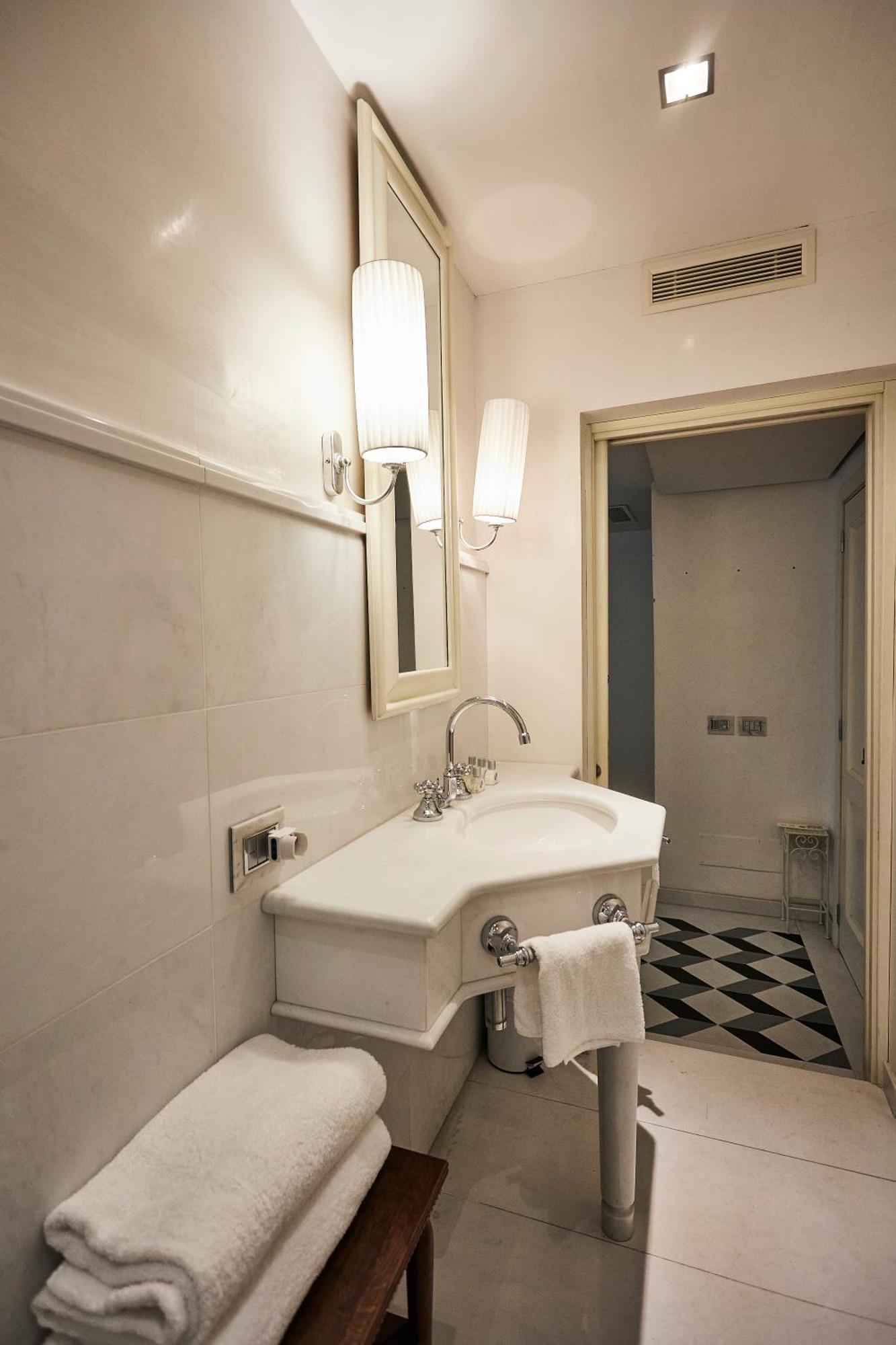 Le Stanze Di Caterina Bed & Breakfast ฟลอเรนซ์ ภายนอก รูปภาพ